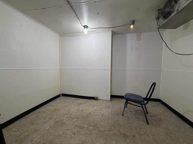More Photos Of 115 E Naches Ave, Selah General Retail For Lease