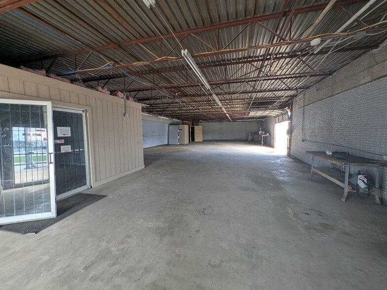 More Photos Of 1103 12th Pl, Plano Warehouse For Lease