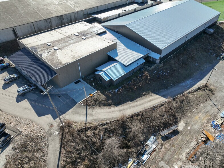 More Photos Of 1 Racquet Ln, Monroeville Sports And Entertainment For Lease