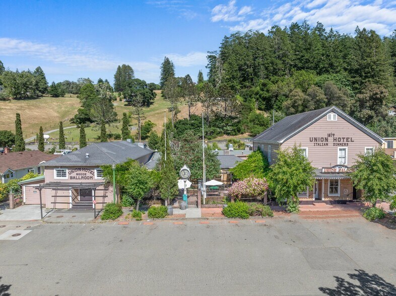 More Photos Of 3731 Main st, Occidental Restaurant For Sale