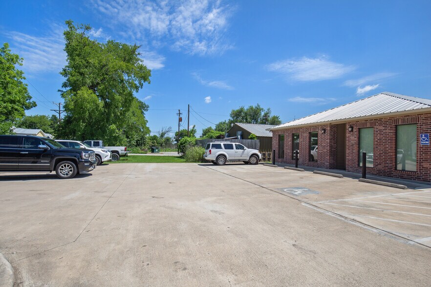 More Photos Of 14375 Liberty St, Montgomery Coworking Space