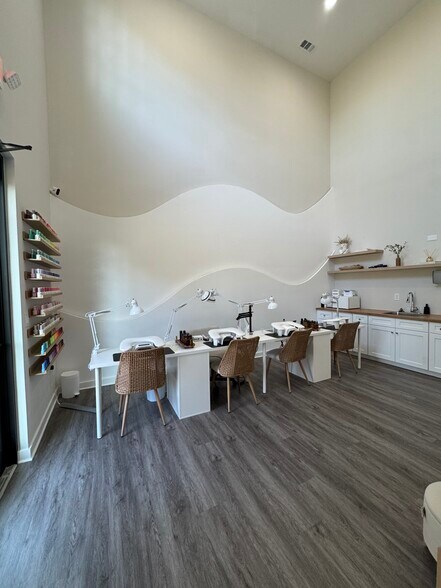 More Photos Of 6110 McFarland Station Dr, Alpharetta Office For Lease