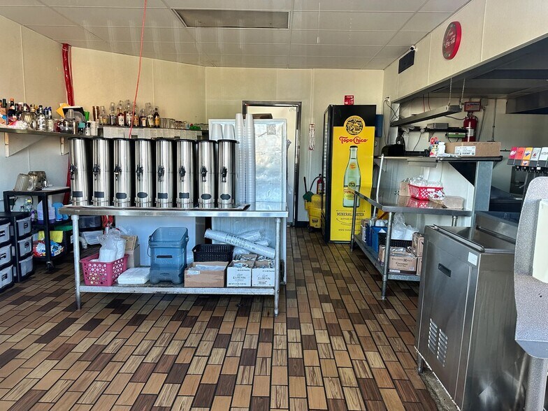 More Photos Of 2000 S Commercial Ave, Coleman Restaurant For Sale