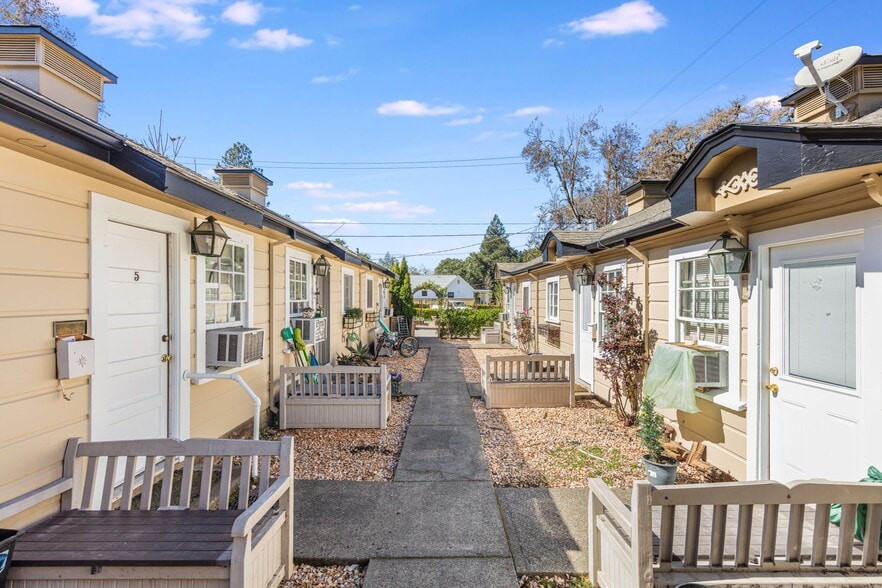 More Photos Of 1139 Lincoln Ave, Calistoga Hospitality For Sale
