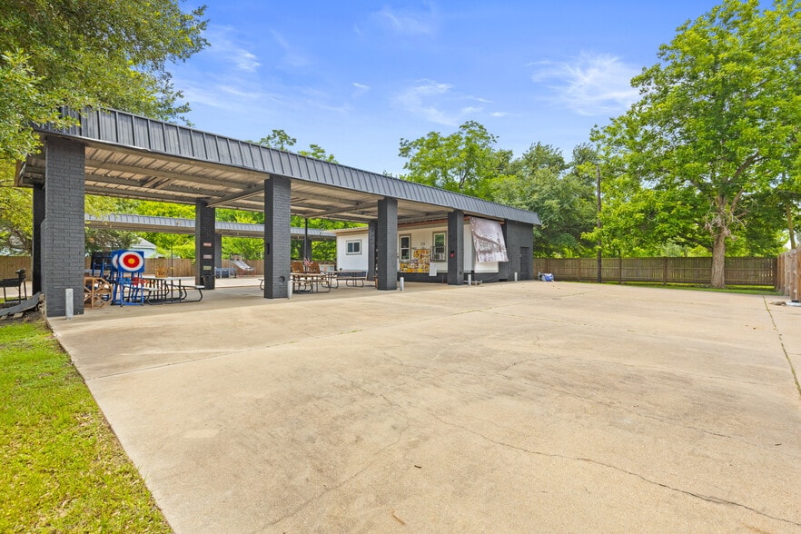 More Photos Of 510 Walker st, Trinity Fast Food For Sale