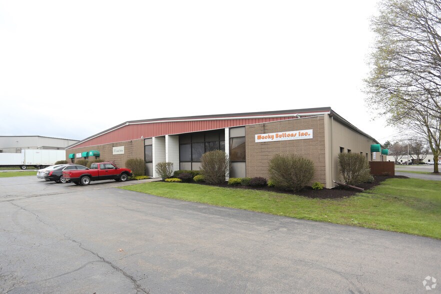 More Photos Of 101 Lincoln Pky, East Rochester Light Manufacturing For Lease