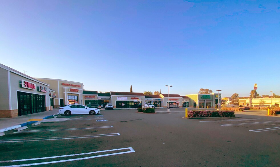 More Photos Of 2210-2240 E Plaza Blvd, National City Unknown For Lease