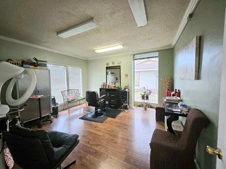 More Photos Of 700 Covington Ctr, Covington Office Residential For Sale