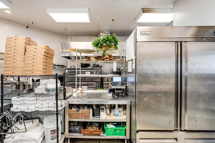 More Photos Of 1270 Broadway, Sonoma Freestanding For Sale