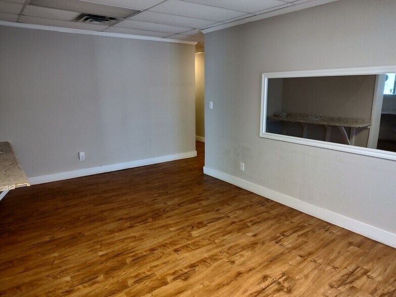 More Photos Of 1335 Shannon Rd E, Sulphur Springs Office For Lease
