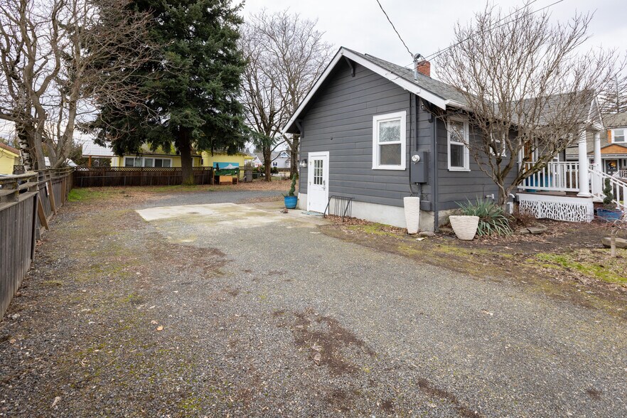 More Photos Of 1215 B St, Hood River Office For Lease