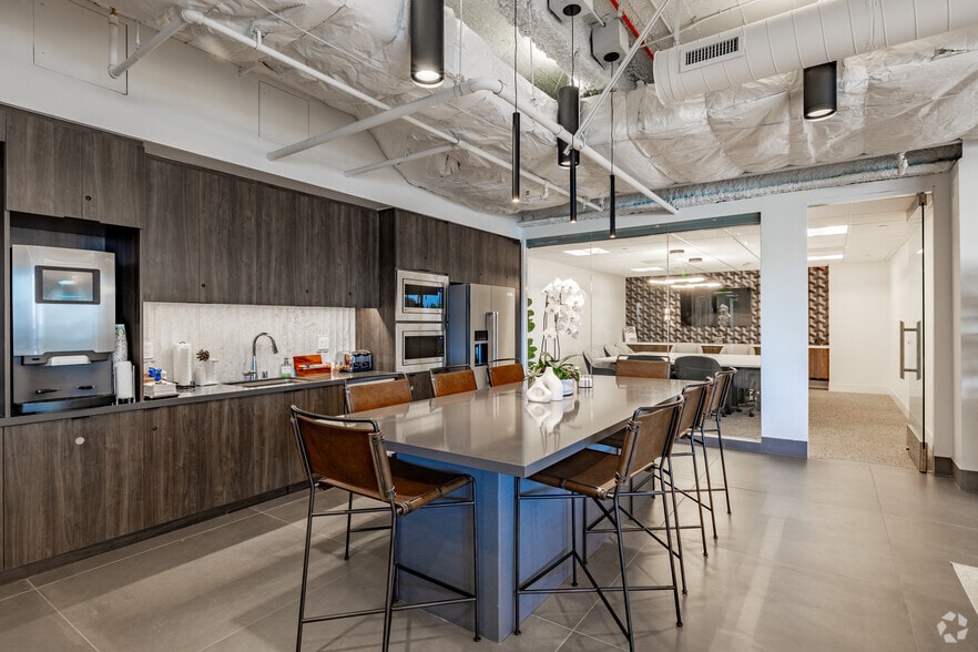 More Photos Of 9465 Wilshire Blvd, Beverly Hills Coworking Space