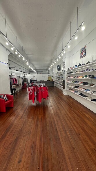 More Photos Of 457-459 N High St, Columbus Storefront Retail Residential For Lease