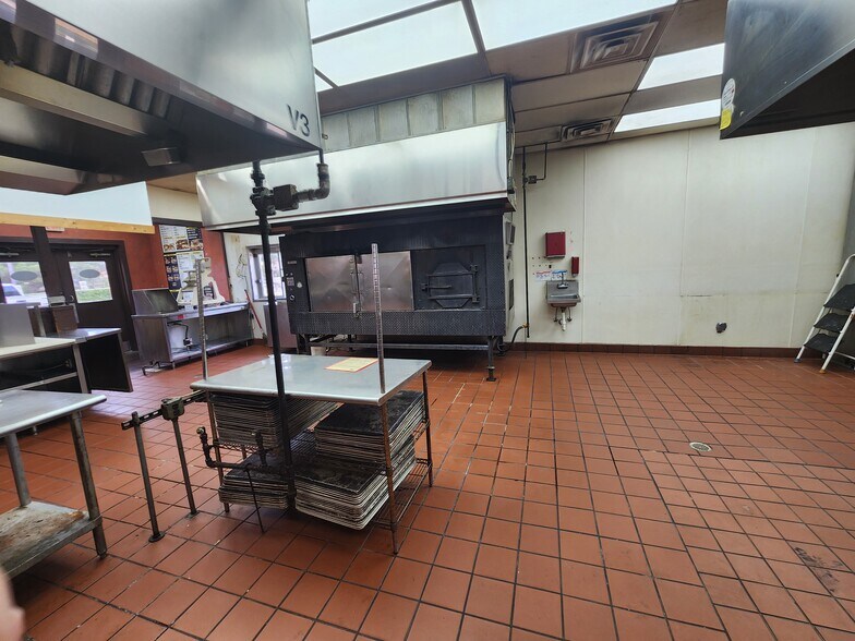 More Photos Of 405 S Central Expy, Allen Restaurant For Sale