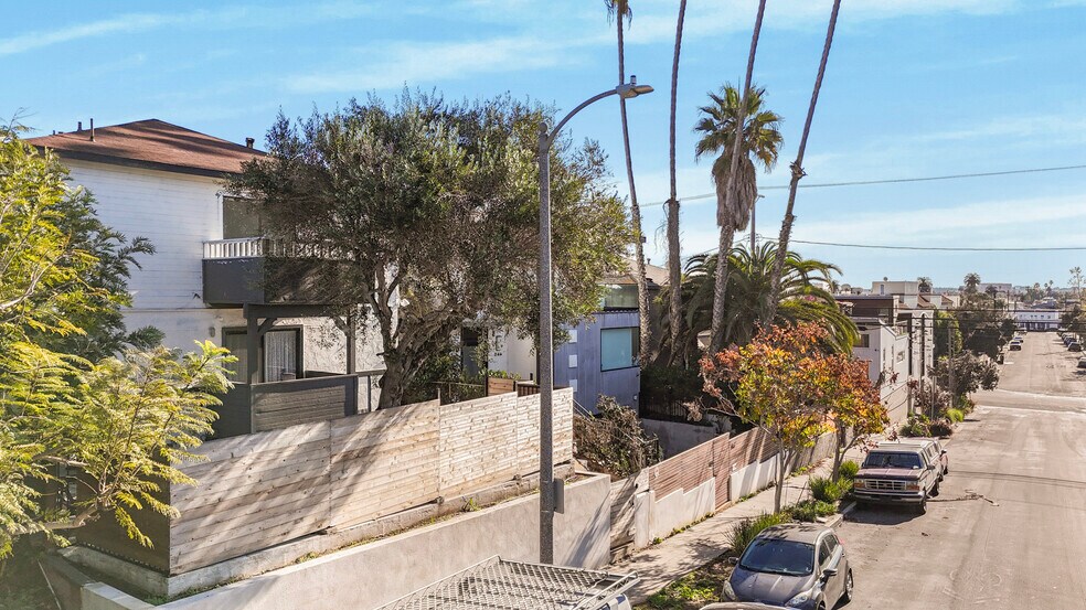 More Photos Of 240 3rd Ave, Venice Apartments For Sale