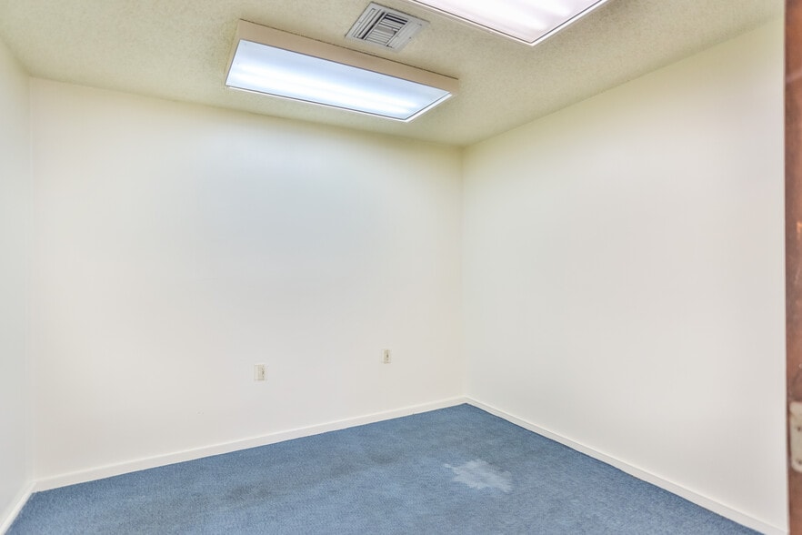 More Photos Of 2921 El Camino Ave, Sacramento Medical For Lease