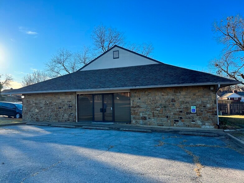 More Photos Of 5546 S 79th East Pl, Tulsa Office For Lease
