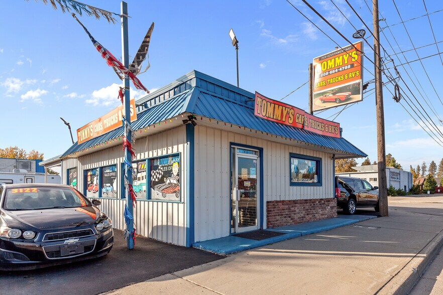 More Photos Of 2929 N Government Way, Coeur d'Alene Auto Dealership For Sale