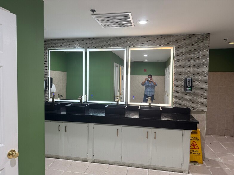 More Photos Of 715 Industrial Blvd, McDonough Bar For Lease