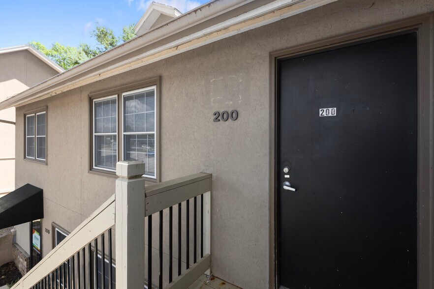 More Photos Of 8101 Shawnee Mission Pky, Shawnee Mission Medical For Lease