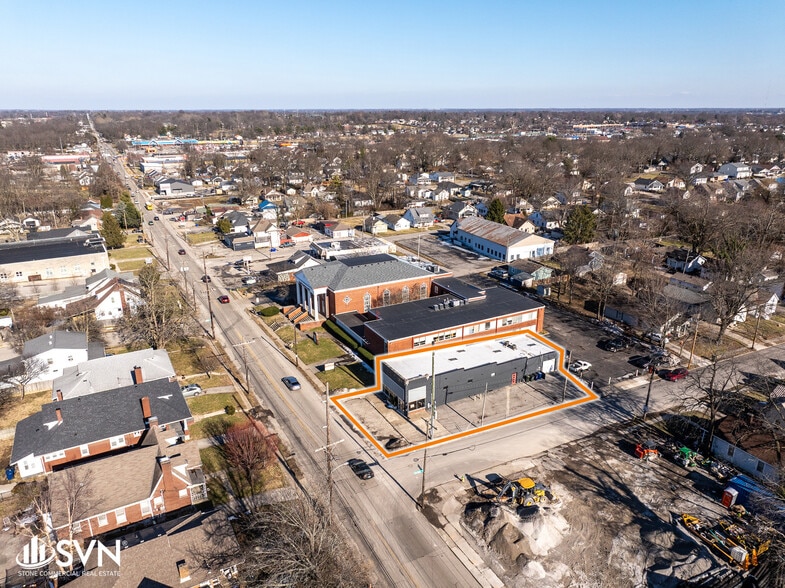 More Photos Of 1200 N Limestone, Lexington Storefront Retail Office For Sale