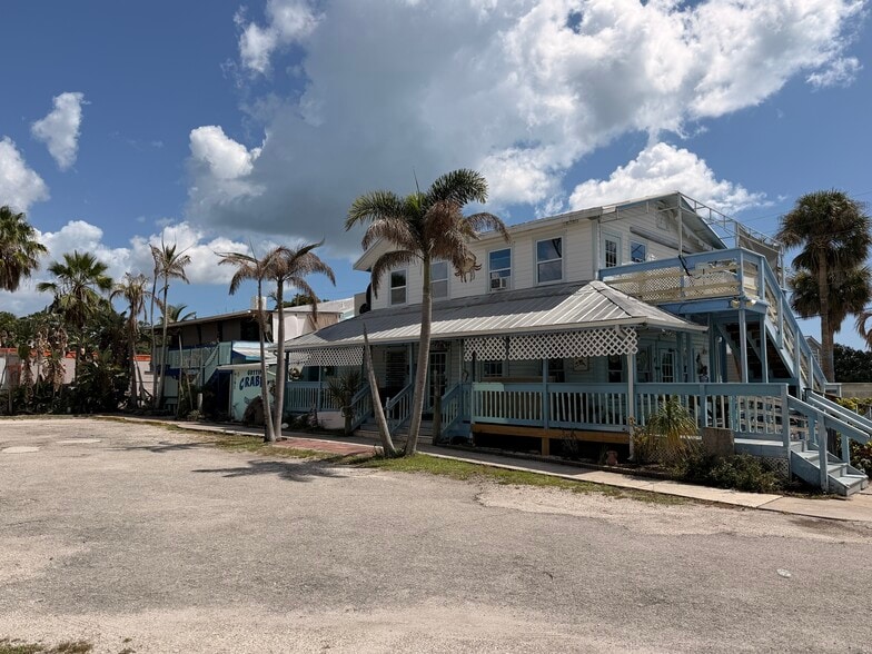 More Photos Of 4391 Dixie Hwy NE, Palm Bay Restaurant For Sale