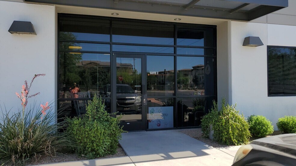More Photos Of 2221 W Pecos Rd, Chandler Warehouse For Lease