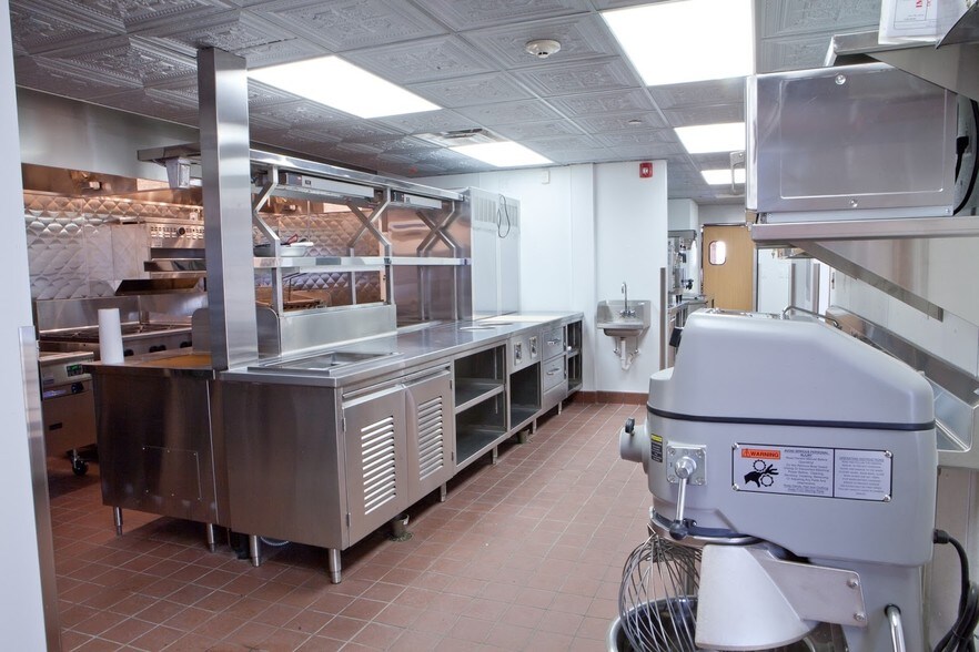 More Photos Of 212 Main St W, New Prague Hotel For Sale