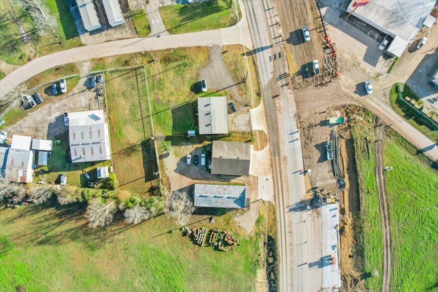 More Photos Of 19010 FM 1488, Magnolia Storefront Retail Office For Sale