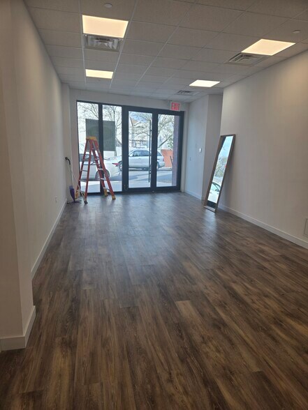 More Photos Of 217 Main St, Staten Island Storefront Retail Residential For Lease