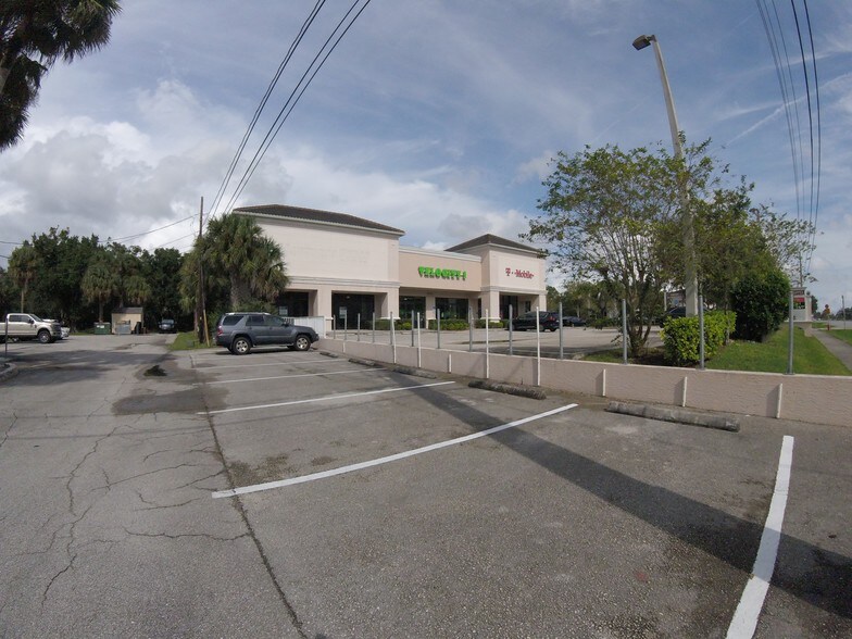 More Photos Of 6350 20th St, Vero Beach Freestanding For Lease