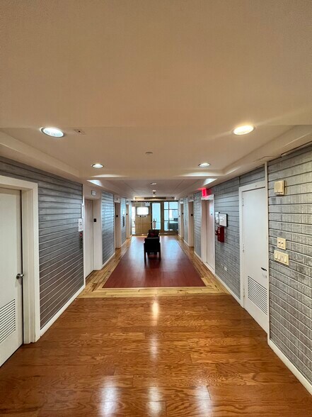 More Photos Of 131 W 33rd St, New York Office For Sale