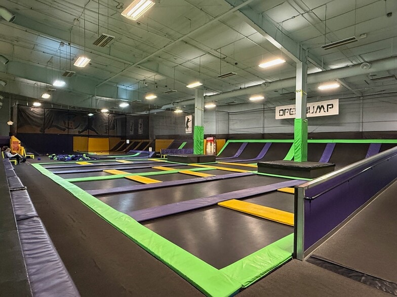 More Photos Of 1015 E Lincoln Ave, Yakima Manufacturing For Sale