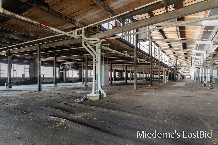 More Photos Of 1305 S Cedar St, Lansing Warehouse For Sale