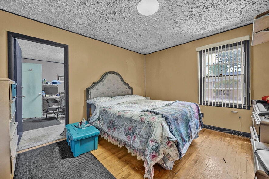 More Photos Of 44077 Oberlin Elyria Rd, Oberlin Hotel For Sale