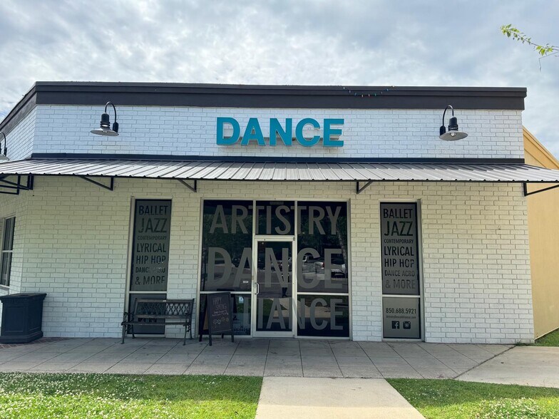 Primary Photo Of 6800 Thomasville Rd, Tallahassee Restaurant For Lease