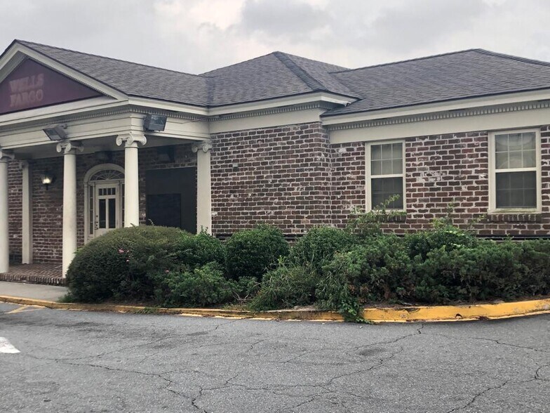Primary Photo Of 3507 W Bay St, Savannah Bank For Lease