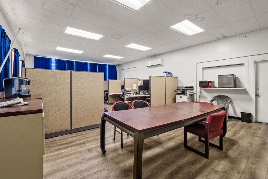 More Photos Of 484 E Redlands Blvd, San Bernardino Auto Repair For Sale