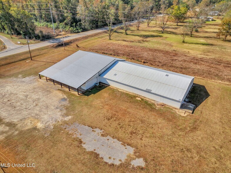 More Photos Of 6238 MS-198, Lucedale Specialty For Sale