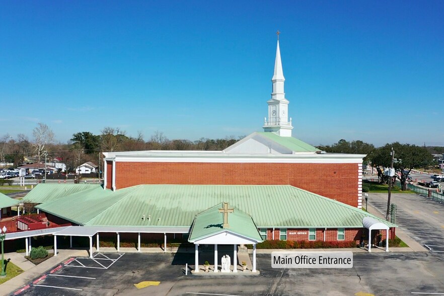 More Photos Of 9101 Airline Dr, Houston Religious Facility For Sale