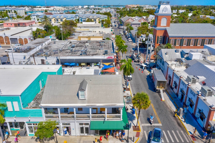 More Photos Of 135 Duval St, Key West Bar For Lease