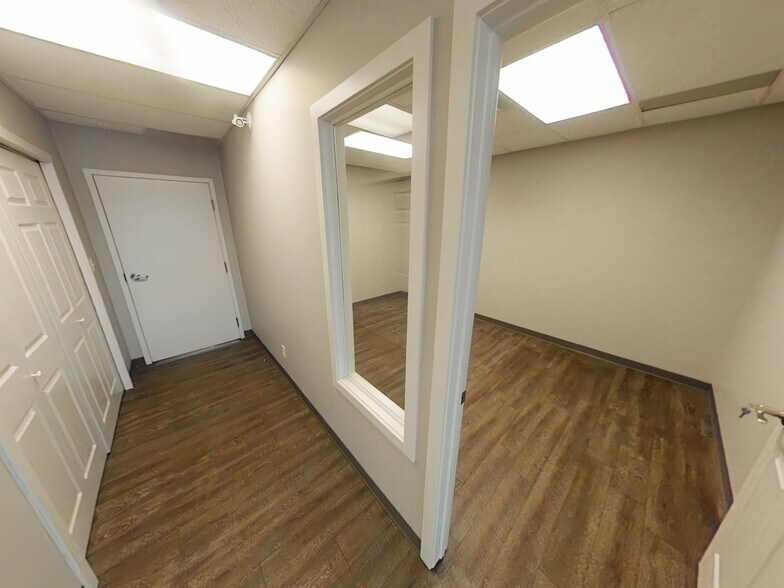 More Photos Of 106 Queensland Cres Bay #150, Red Deer County Light Distribution For Lease