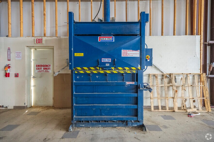 More Photos Of 4174 US 64, Kirtland Distribution For Sale