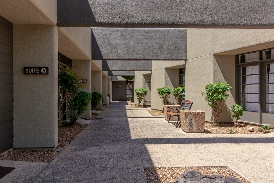 More Photos Of 8075 E Morgan Trl, Scottsdale Medical For Lease