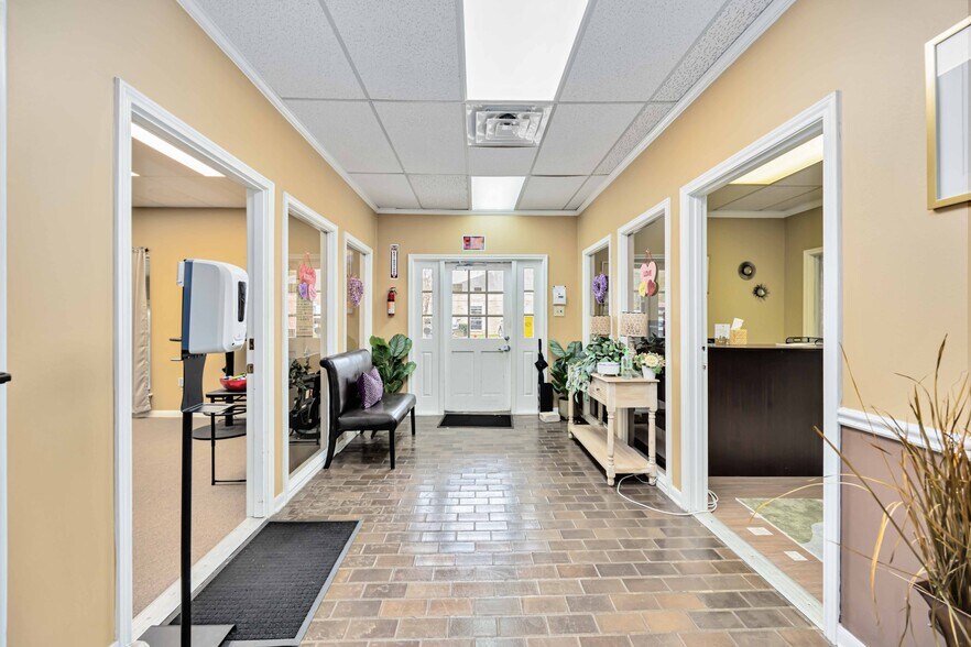 More Photos Of 14741 Pebble Bend Dr, Houston Loft Creative Space For Lease