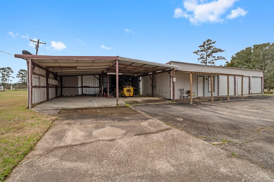 More Photos Of 6738 US Highway 190 E, Livingston Convenience Store For Sale