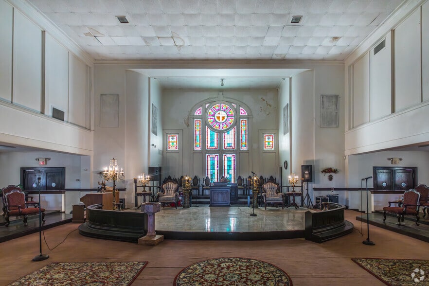 More Photos Of 1110 Faxon Ave, Memphis Religious Facility For Sale