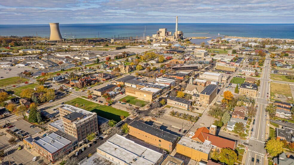 More Photos Of 710 Franklin St, Michigan City Freestanding For Lease