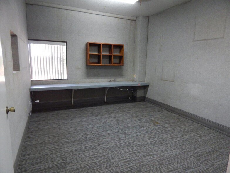 More Photos Of 3700 N Stewart Rd, Mission Warehouse For Lease