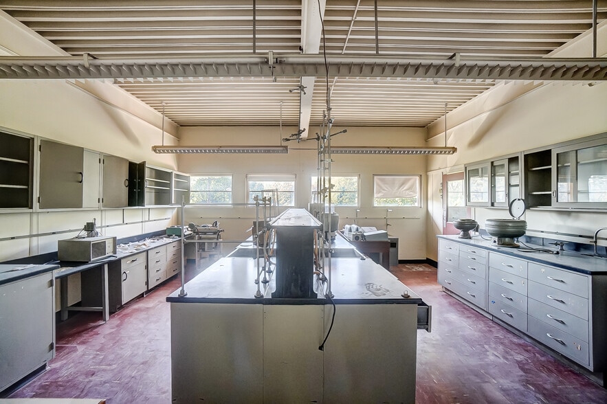 More Photos Of 150 E South College St, Yellow Springs Research And Development For Sale